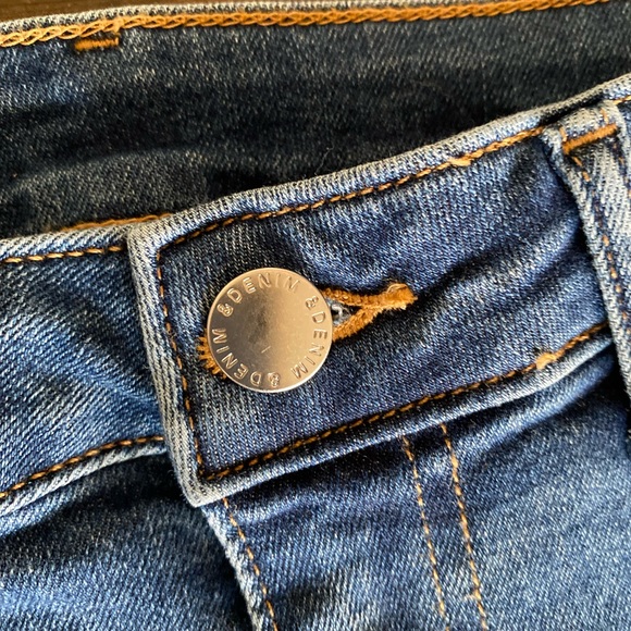 3/$15 🥳 H&M Curvy Ultra High Waist Jeggings Denim Jeans - Picture 9 of 16